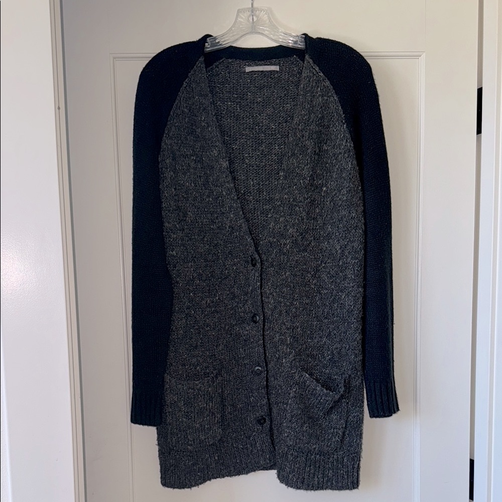 Rubbish v neck button up sweater